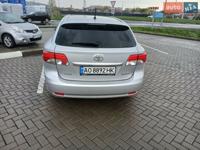 Серый Тойота Авенсис, объемом двигателя 2 л и пробегом 355 тыс. км за 9500 $, фото 1 на Automoto.ua