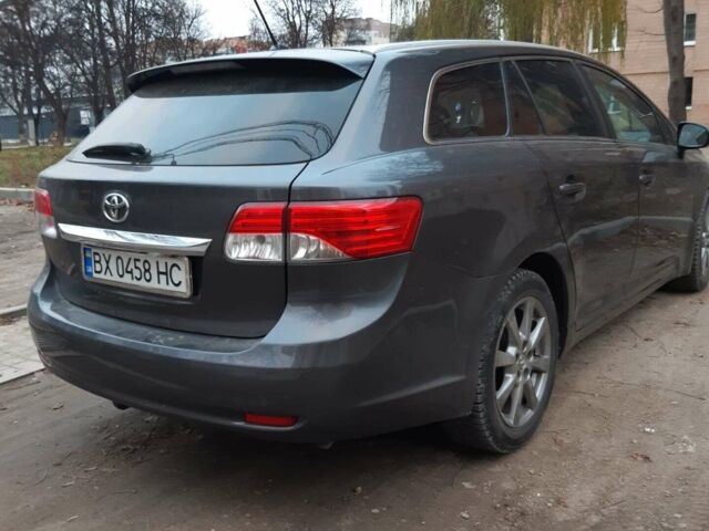 Серый Тойота Авенсис, объемом двигателя 2.2 л и пробегом 295 тыс. км за 10200 $, фото 1 на Automoto.ua