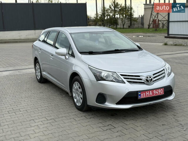 Серый Тойота Авенсис, объемом двигателя 2 л и пробегом 243 тыс. км за 8450 $, фото 1 на Automoto.ua