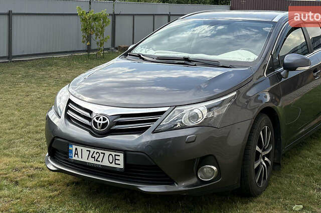 Серый Тойота Авенсис, объемом двигателя 2 л и пробегом 514 тыс. км за 8200 $, фото 1 на Automoto.ua