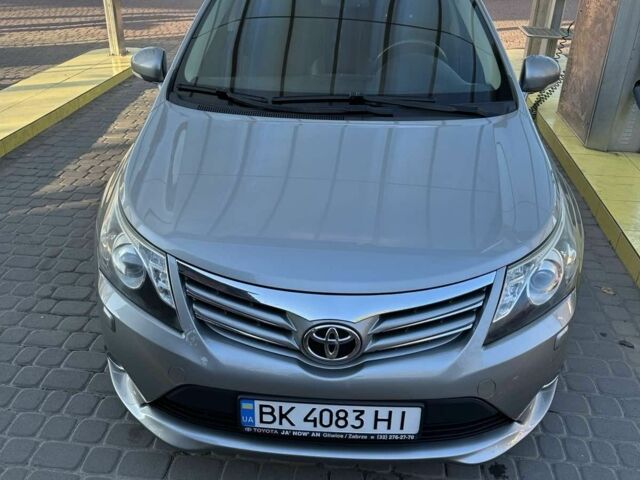 Серый Тойота Авенсис, объемом двигателя 2.2 л и пробегом 244 тыс. км за 9700 $, фото 1 на Automoto.ua
