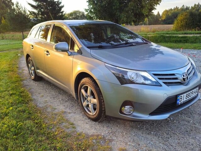 Серый Тойота Авенсис, объемом двигателя 2 л и пробегом 189 тыс. км за 9800 $, фото 1 на Automoto.ua
