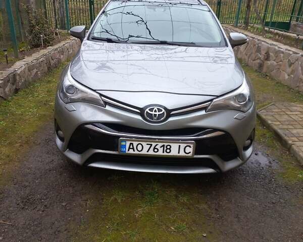 Сірий Тойота Авенсіс, об'ємом двигуна 2 л та пробігом 313 тис. км за 13200 $, фото 1 на Automoto.ua