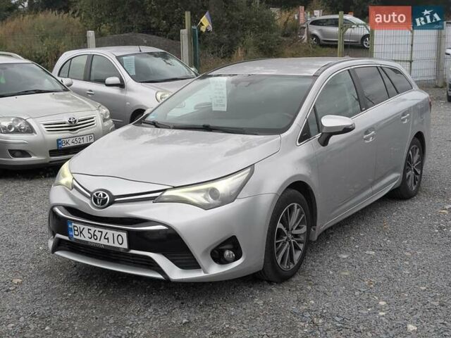 Серый Тойота Авенсис, объемом двигателя 2 л и пробегом 241 тыс. км за 13950 $, фото 1 на Automoto.ua