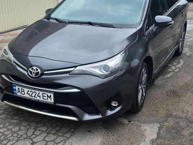 Серый Тойота Авенсис, объемом двигателя 2 л и пробегом 277 тыс. км за 13500 $, фото 1 на Automoto.ua