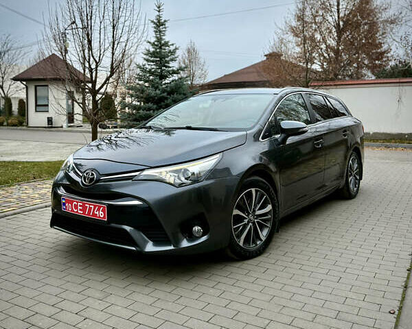 Серый Тойота Авенсис, объемом двигателя 2 л и пробегом 271 тыс. км за 13500 $, фото 1 на Automoto.ua