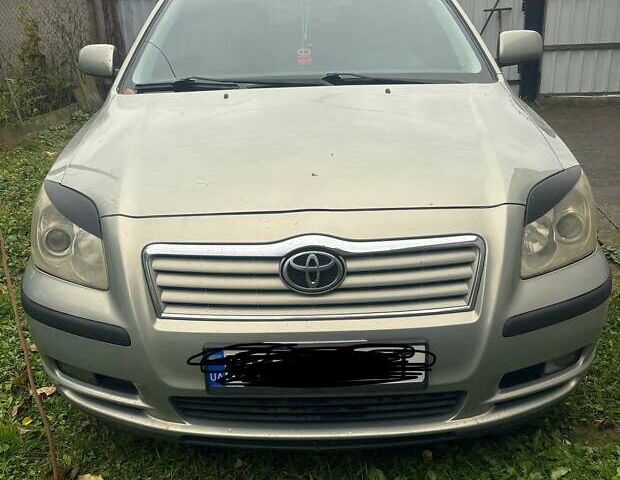 Серый Тойота Авенсис, объемом двигателя 2.23 л и пробегом 200 тыс. км за 6000 $, фото 1 на Automoto.ua