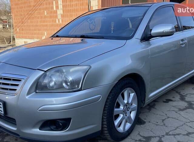 Серый Тойота Авенсис, объемом двигателя 2 л и пробегом 380 тыс. км за 5700 $, фото 1 на Automoto.ua