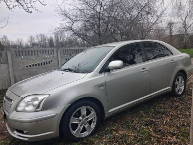 Серый Тойота Авенсис, объемом двигателя 2.2 л и пробегом 330 тыс. км за 6150 $, фото 1 на Automoto.ua