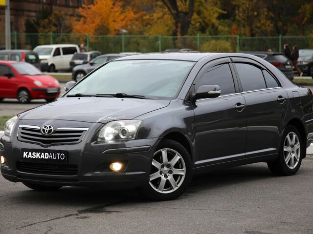 Сірий Тойота Авенсіс, об'ємом двигуна 1.8 л та пробігом 213 тис. км за 8000 $, фото 1 на Automoto.ua