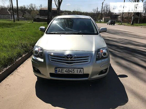 Сірий Тойота Авенсіс, об'ємом двигуна 1.8 л та пробігом 163 тис. км за 8500 $, фото 1 на Automoto.ua