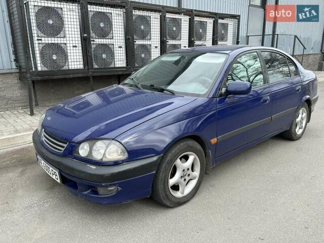 Синий Тойота Авенсис, объемом двигателя 2 л и пробегом 505 тыс. км за 2999 $, фото 1 на Automoto.ua
