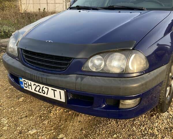 Синій Тойота Авенсіс, об'ємом двигуна 1.8 л та пробігом 391 тис. км за 3500 $, фото 1 на Automoto.ua