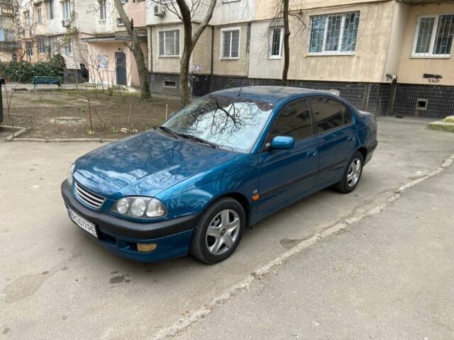 Синій Тойота Авенсіс, об'ємом двигуна 0.18 л та пробігом 350 тис. км за 3500 $, фото 1 на Automoto.ua