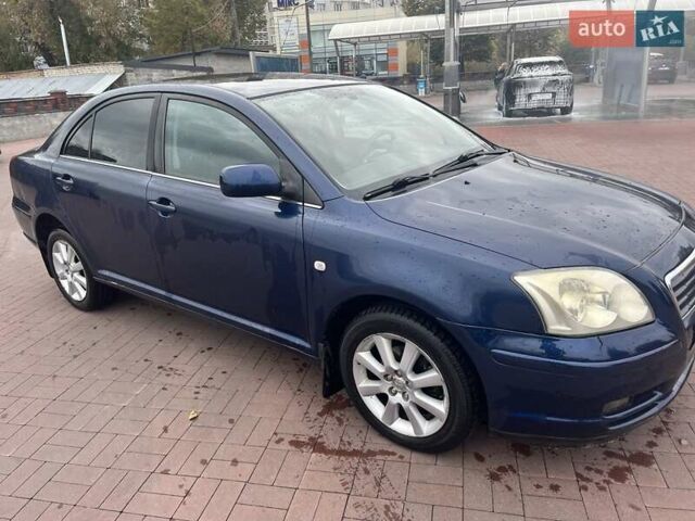 Синий Тойота Авенсис, объемом двигателя 1.8 л и пробегом 375 тыс. км за 6000 $, фото 1 на Automoto.ua