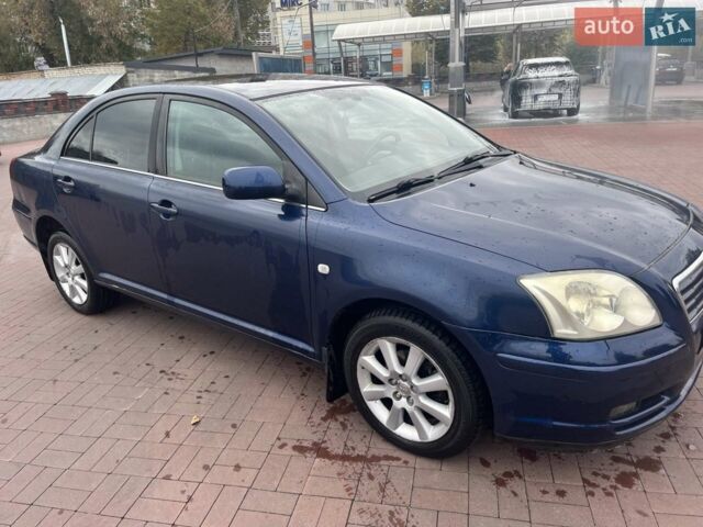 Синий Тойота Авенсис, объемом двигателя 1.8 л и пробегом 375 тыс. км за 5000 $, фото 1 на Automoto.ua