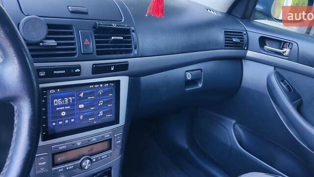 Синий Тойота Авенсис, объемом двигателя 1.8 л и пробегом 285 тыс. км за 6500 $, фото 1 на Automoto.ua