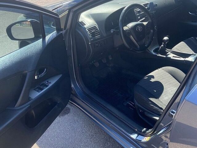 Синій Тойота Авенсіс, об'ємом двигуна 1.8 л та пробігом 163 тис. км за 9400 $, фото 1 на Automoto.ua