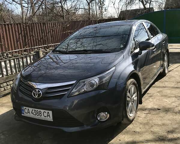 Синий Тойота Авенсис, объемом двигателя 1.8 л и пробегом 92 тыс. км за 10200 $, фото 1 на Automoto.ua