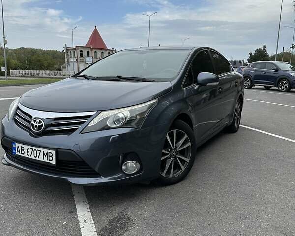 Синий Тойота Авенсис, объемом двигателя 2 л и пробегом 185 тыс. км за 11000 $, фото 1 на Automoto.ua