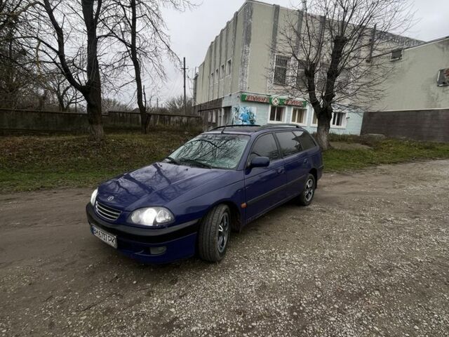 Синій Тойота Авенсіс, об'ємом двигуна 2 л та пробігом 350 тис. км за 3350 $, фото 1 на Automoto.ua