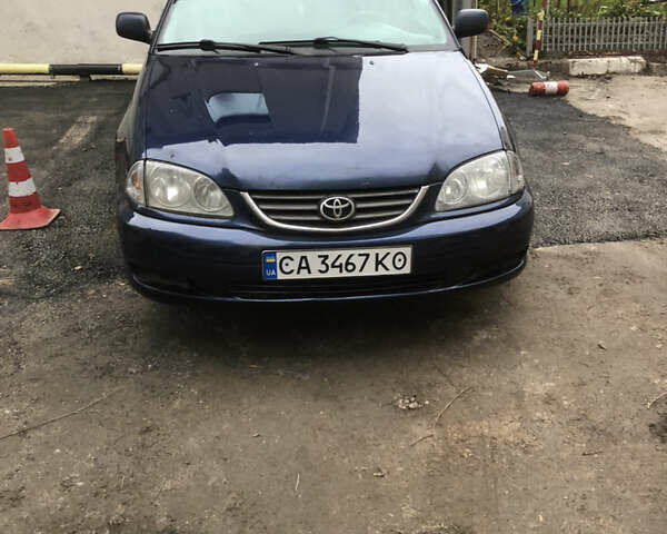 Синий Тойота Авенсис, объемом двигателя 2 л и пробегом 272 тыс. км за 3600 $, фото 1 на Automoto.ua