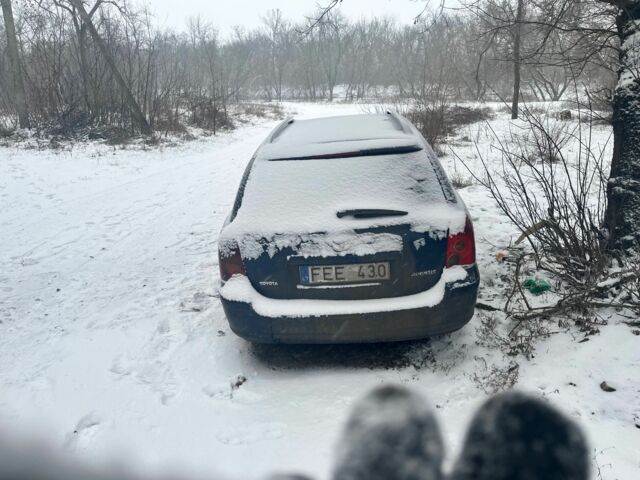 Синий Тойота Авенсис, объемом двигателя 0 л и пробегом 400 тыс. км за 1500 $, фото 1 на Automoto.ua