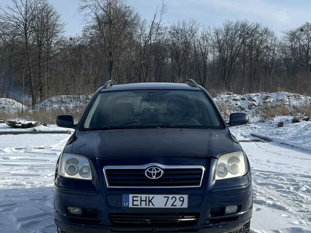 Синий Тойота Авенсис, объемом двигателя 2 л и пробегом 250 тыс. км за 2450 $, фото 1 на Automoto.ua