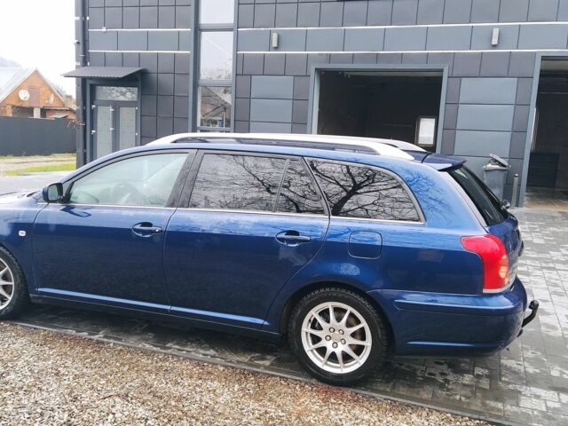 Синий Тойота Авенсис, объемом двигателя 2 л и пробегом 324 тыс. км за 5700 $, фото 1 на Automoto.ua