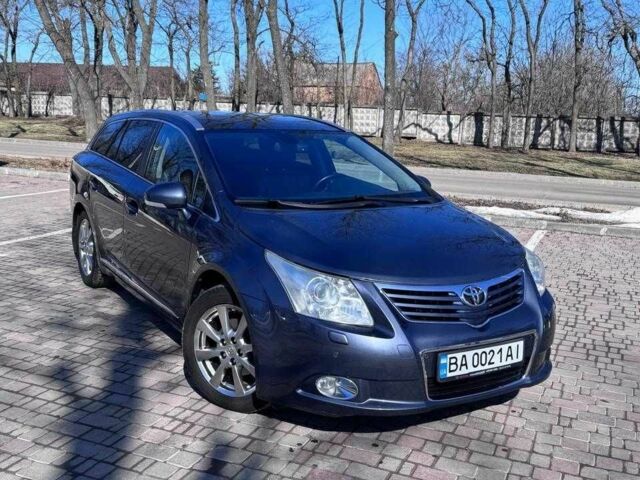 Синий Тойота Авенсис, объемом двигателя 2 л и пробегом 150 тыс. км за 10699 $, фото 1 на Automoto.ua