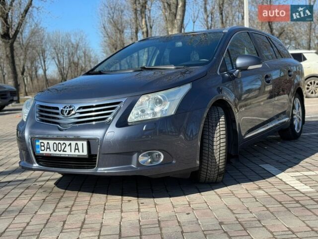 Синий Тойота Авенсис, объемом двигателя 1.99 л и пробегом 150 тыс. км за 11500 $, фото 1 на Automoto.ua