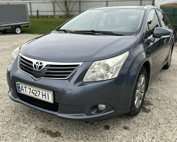 Синій Тойота Авенсіс, об'ємом двигуна 1.8 л та пробігом 246 тис. км за 8400 $, фото 1 на Automoto.ua