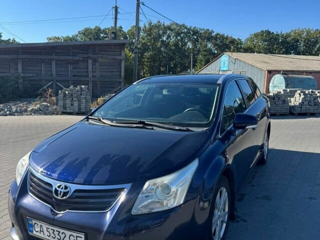 Синий Тойота Авенсис, объемом двигателя 2 л и пробегом 265 тыс. км за 7800 $, фото 1 на Automoto.ua