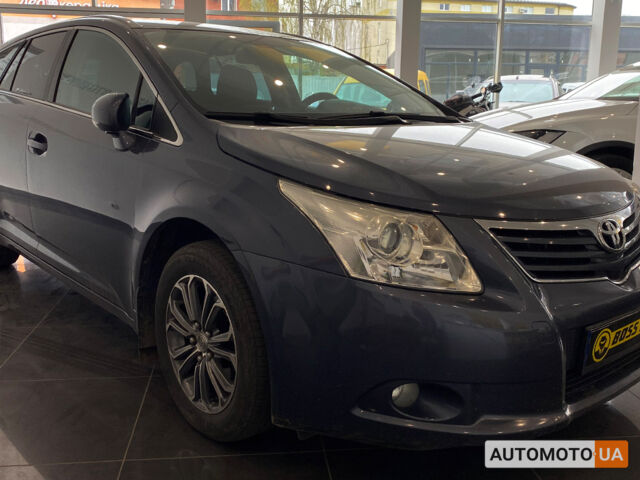 Синий Тойота Авенсис, объемом двигателя 1.8 л и пробегом 201 тыс. км за 9850 $, фото 1 на Automoto.ua