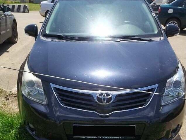 Синий Тойота Авенсис, объемом двигателя 2 л и пробегом 175 тыс. км за 10200 $, фото 1 на Automoto.ua