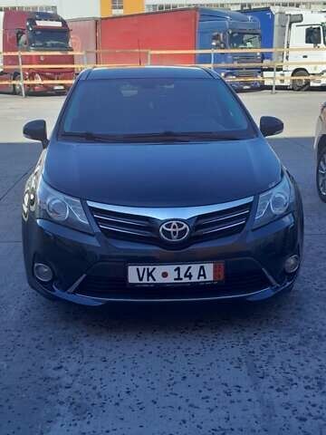 Синий Тойота Авенсис, объемом двигателя 2.2 л и пробегом 243 тыс. км за 13500 $, фото 1 на Automoto.ua