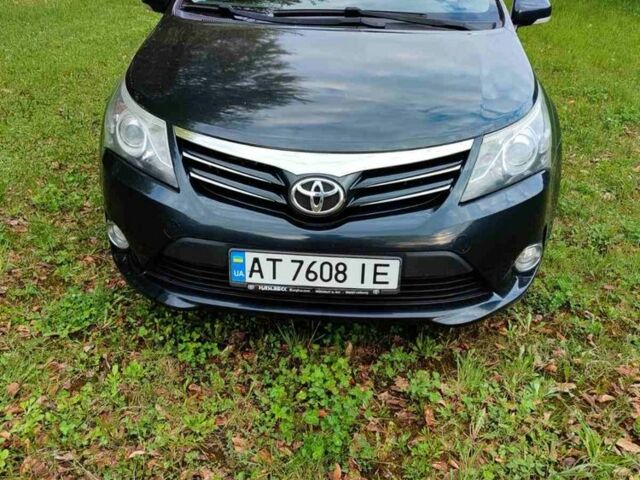 Синий Тойота Авенсис, объемом двигателя 2 л и пробегом 236 тыс. км за 11000 $, фото 1 на Automoto.ua