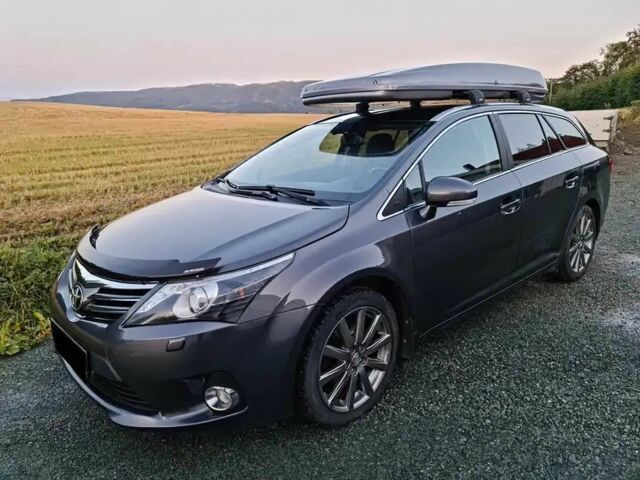 Синій Тойота Авенсіс, об'ємом двигуна 1.8 л та пробігом 93 тис. км за 4300 $, фото 1 на Automoto.ua