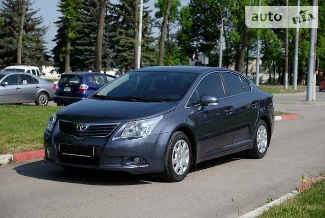 Синій Тойота Авенсіс, об'ємом двигуна 1.8 л та пробігом 180 тис. км за 13350 $, фото 1 на Automoto.ua