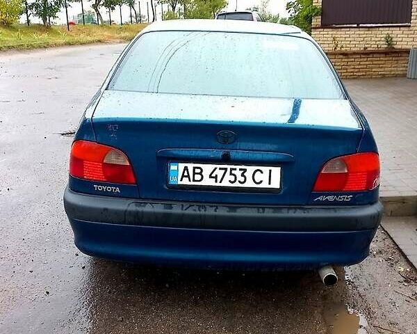 Зеленый Тойота Авенсис, объемом двигателя 1.6 л и пробегом 360 тыс. км за 3100 $, фото 1 на Automoto.ua