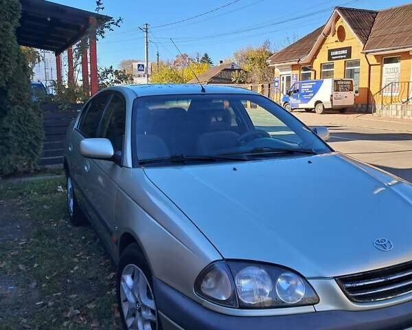 Зеленый Тойота Авенсис, объемом двигателя 1.8 л и пробегом 240 тыс. км за 4200 $, фото 1 на Automoto.ua