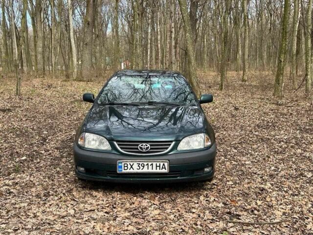 Зеленый Тойота Авенсис, объемом двигателя 1.8 л и пробегом 340 тыс. км за 3500 $, фото 1 на Automoto.ua