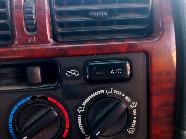 Зеленый Тойота Авенсис, объемом двигателя 1.8 л и пробегом 453 тыс. км за 2750 $, фото 1 на Automoto.ua