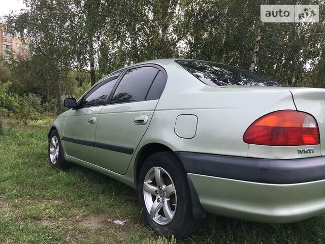 Зелений Тойота Авенсіс, об'ємом двигуна 1.8 л та пробігом 287 тис. км за 4500 $, фото 1 на Automoto.ua