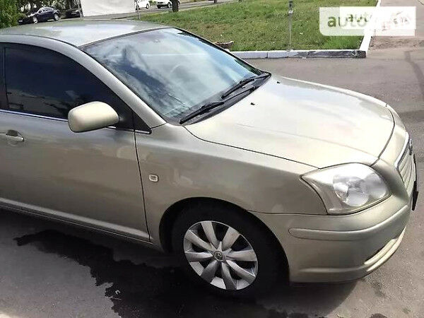 Зелений Тойота Авенсіс, об'ємом двигуна 1.8 л та пробігом 1000 тис. км за 8000 $, фото 1 на Automoto.ua