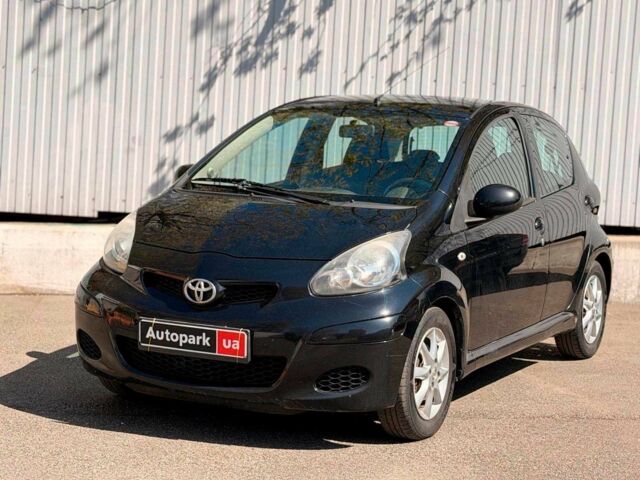 Чорний Тойота Айго, об'ємом двигуна 1 л та пробігом 204 тис. км за 4351 $, фото 1 на Automoto.ua