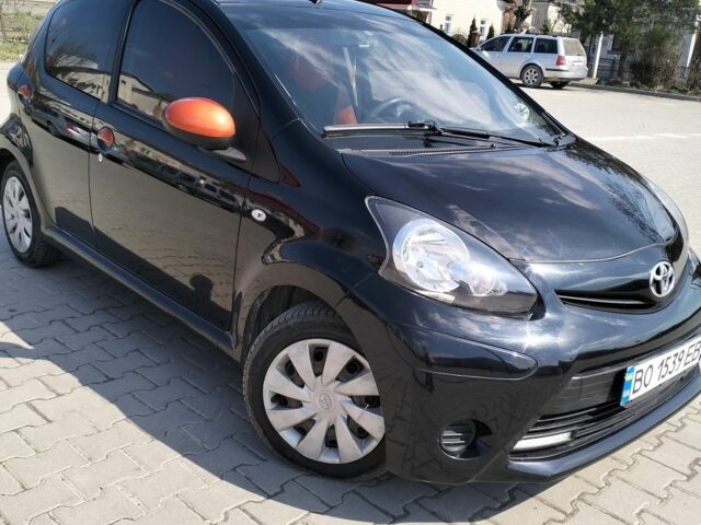 Черный Тойота Айго, объемом двигателя 1 л и пробегом 183 тыс. км за 5800 $, фото 1 на Automoto.ua