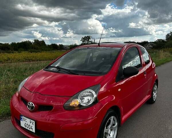 Тойота Айго, об'ємом двигуна 1 л та пробігом 115 тис. км за 2950 $, фото 1 на Automoto.ua