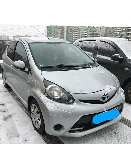 Тойота Айго, объемом двигателя 1 л и пробегом 135 тыс. км за 8500 $, фото 1 на Automoto.ua