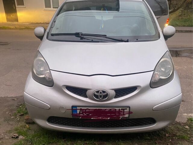 Сірий Тойота Айго, об'ємом двигуна 0 л та пробігом 300 тис. км за 4100 $, фото 1 на Automoto.ua